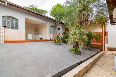 Casa à venda com 194m², 3 quartos e 1 vagaQuintal