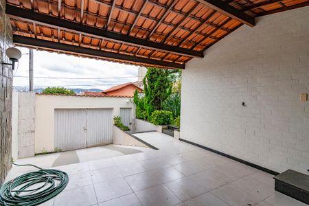Casa à venda com 194m², 3 quartos e 1 vagaGaragem