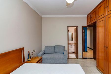 Casa à venda com 194m², 3 quartos e 1 vagaSuíte