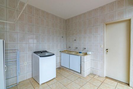 Casa à venda com 194m², 3 quartos e 1 vagaÁrea de Serviço