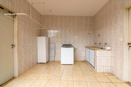 Casa à venda com 194m², 3 quartos e 1 vagaÁrea de Serviço