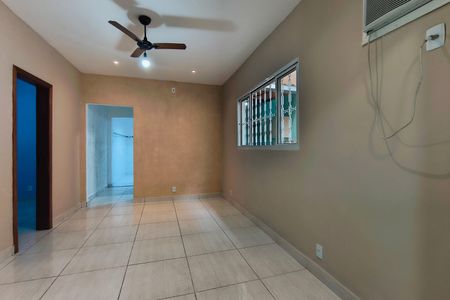 Sala de casa para alugar com 2 quartos, 85m² em Pechincha, Rio de Janeiro