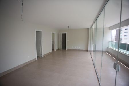 Apartamento à venda com 134m², 4 quartos e 4 vagasSala