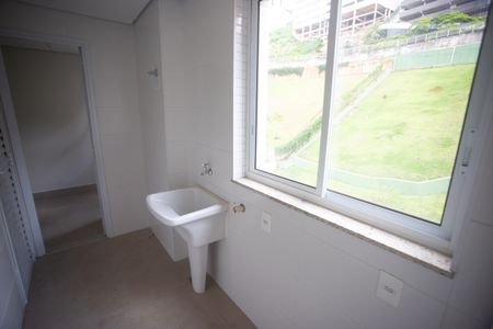 Apartamento à venda com 134m², 4 quartos e 4 vagasArea de serviço