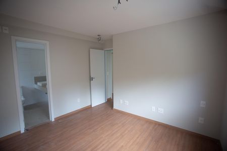 Apartamento à venda com 134m², 4 quartos e 4 vagasSuite 2