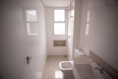 Apartamento à venda com 134m², 4 quartos e 4 vagasBanheiro