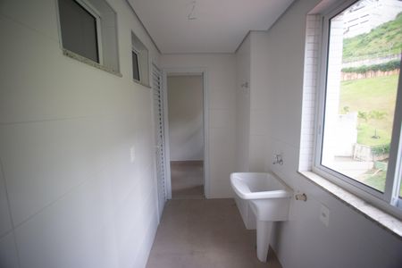 Apartamento à venda com 134m², 4 quartos e 4 vagasArea de serviço