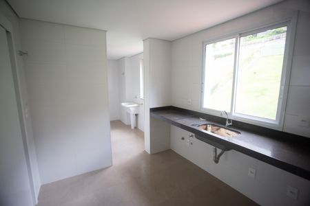 Apartamento à venda com 134m², 4 quartos e 4 vagasCozinha