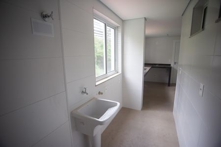 Apartamento à venda com 134m², 4 quartos e 4 vagasArea de serviço