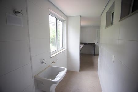 Apartamento à venda com 134m², 4 quartos e 4 vagasArea de serviço