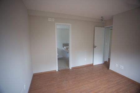 Apartamento à venda com 134m², 4 quartos e 4 vagasSuite 2