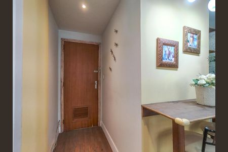 Entrada de apartamento para alugar com 1 quarto, 55m² em Rio Comprido, Rio de Janeiro