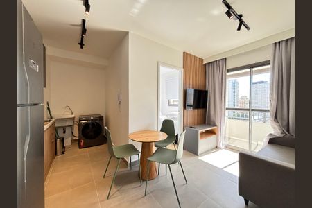 Sala  de apartamento para alugar com 2 quartos, 38m² em Vila Nova Conceição, São Paulo