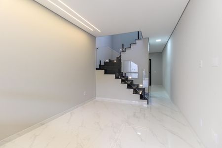 Casa à venda com 90m², 2 quartos e 2 vagasSala