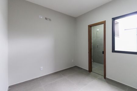 Casa à venda com 90m², 2 quartos e 2 vagasSuíte 2
