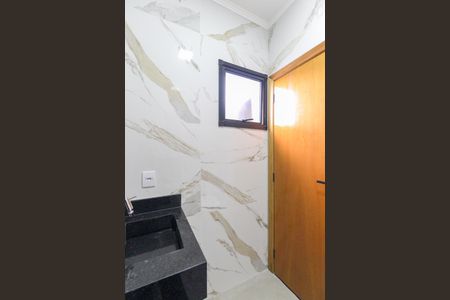 Casa à venda com 90m², 2 quartos e 2 vagasBanheiro da Suíte 2