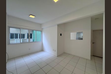 Sala de apartamento para alugar com 1 quarto, 52m² em Recreio dos Bandeirantes, Rio de Janeiro