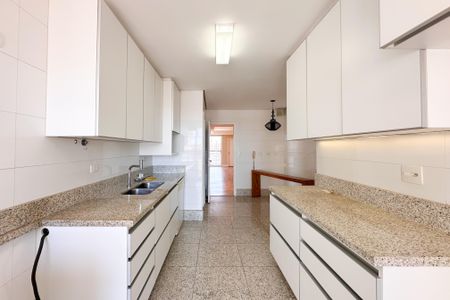 Apartamento para alugar com 138m², 3 quartos e 2 vagasCozinha
