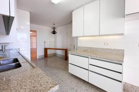 Apartamento para alugar com 138m², 3 quartos e 2 vagasCozinha