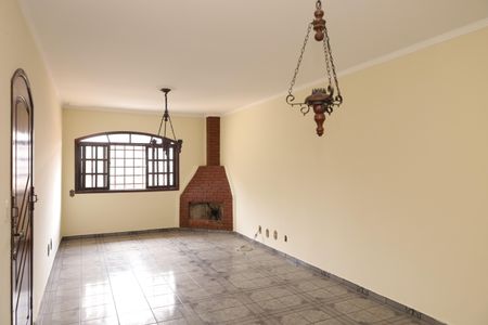 Casa para alugar com 245m², 4 quartos e 4 vagasSala