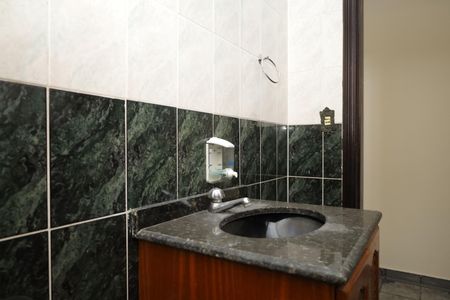 Casa para alugar com 245m², 4 quartos e 4 vagasBanheiro 3