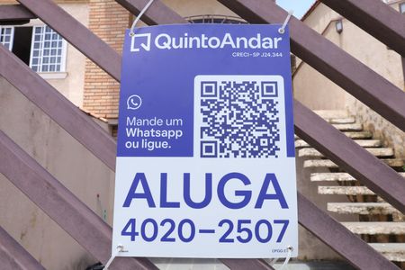 Casa para alugar com 245m², 4 quartos e 4 vagasPlaca instalada no portão do imóvel - Código OPGG-27