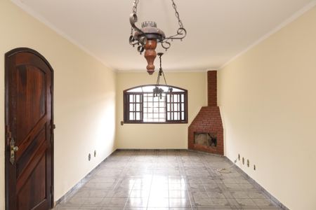 Casa para alugar com 245m², 4 quartos e 4 vagasSala