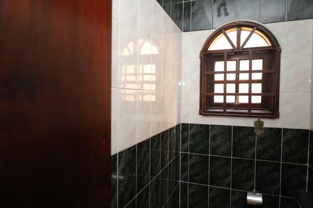 Casa para alugar com 245m², 4 quartos e 4 vagasBanheiro 3