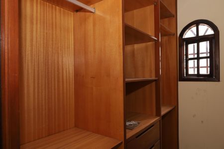 Casa para alugar com 245m², 4 quartos e 4 vagasQuarto 1 - Closet