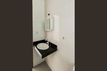 Casa à venda com 80m², 2 quartos e 2 vagasBanheiro da suite 2