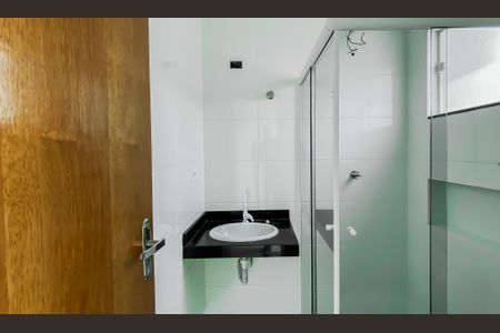 Casa à venda com 80m², 2 quartos e 2 vagasBanheiro da Suíte