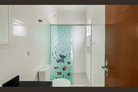 Casa à venda com 80m², 2 quartos e 2 vagasBanheiro da suite 2