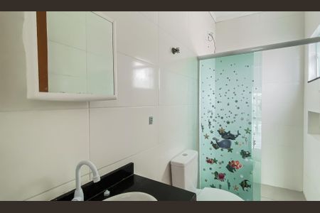 Casa à venda com 80m², 2 quartos e 2 vagasBanheiro da suite 2