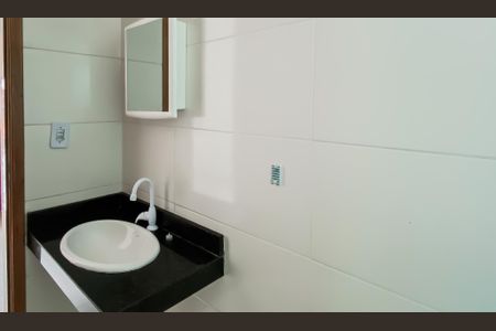 Casa à venda com 80m², 2 quartos e 2 vagasBanheiro da suite 2