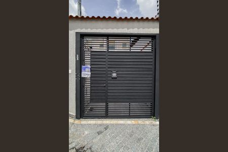 Casa à venda com 80m², 2 quartos e 2 vagasFachada + Placa