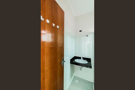 Casa à venda com 80m², 2 quartos e 2 vagasBanheiro da Suíte