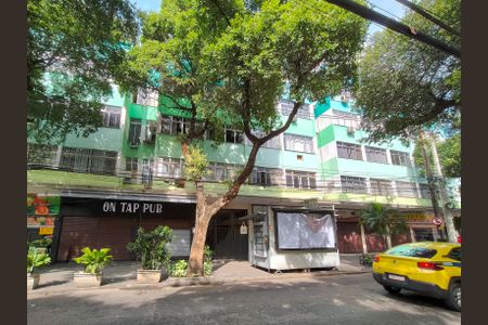 Apartamento à venda com 60m², 2 quartos e sem vagaFachada e portaria