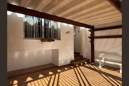 Garagem de casa à venda com 2 quartos, 139m² em Mirandópolis, São Paulo