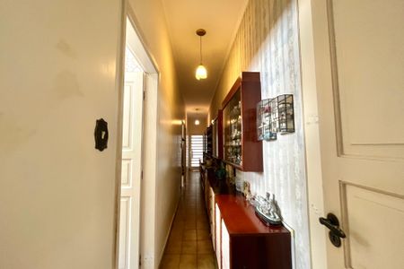 Casa à venda com 139m², 3 quartos e 2 vagasCorredor