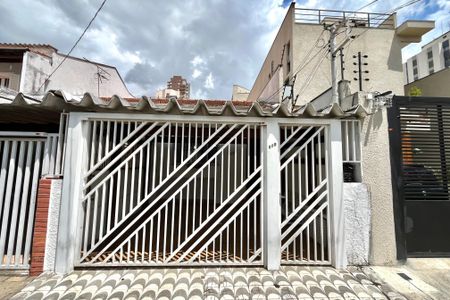 Casa à venda com 139m², 3 quartos e 2 vagasFachada