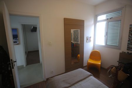 Apartamento à venda com 110m², 3 quartos e 2 vagasQuarto 2