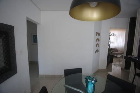 Apartamento à venda com 110m², 3 quartos e 2 vagasSala