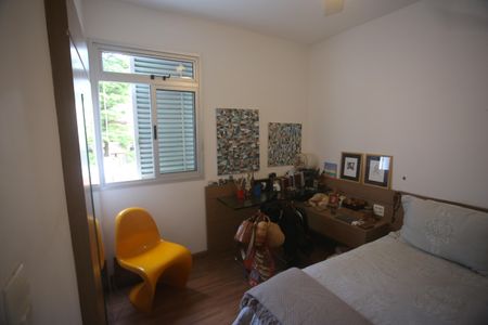 Apartamento à venda com 110m², 3 quartos e 2 vagasQuarto 2