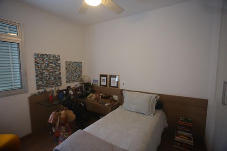 Apartamento à venda com 110m², 3 quartos e 2 vagasQuarto 2