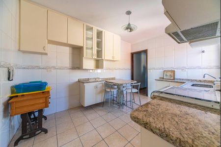 Apartamento à venda com 140m², 3 quartos e 2 vagasCozinha 