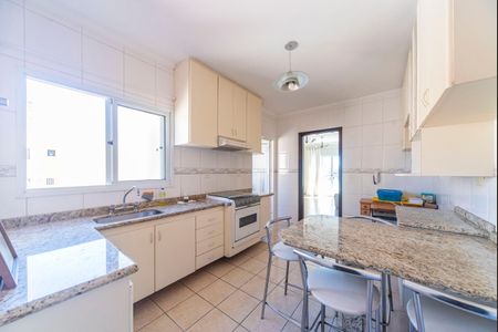 Apartamento à venda com 140m², 3 quartos e 2 vagasCozinha 