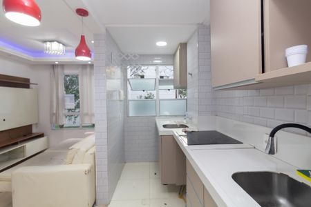 Apartamento para alugar com 48m², 2 quartos e 1 vaga Apartamento para alugar com 48m², 2 quartos e 1 vagaCozinha e Área de Serviço