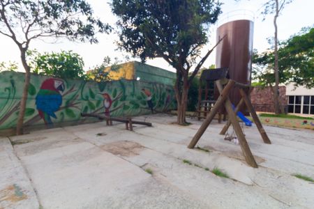 Apartamento para alugar com 48m², 2 quartos e 1 vaga Apartamento para alugar com 48m², 2 quartos e 1 vagaÁrea comum - Playground