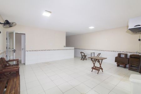 Apartamento para alugar com 48m², 2 quartos e 1 vaga Apartamento para alugar com 48m², 2 quartos e 1 vagaÁrea comum - Salão de festas
