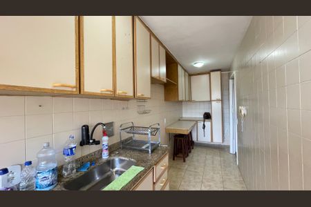 Apartamento para alugar com 72m², 2 quartos e 1 vaga Apartamento para alugar com 72m², 2 quartos e 1 vagaCozinha e Área de Serviço